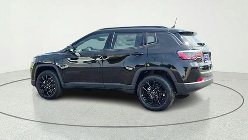 Diamond Black 2026 Jeep Compass Latitude