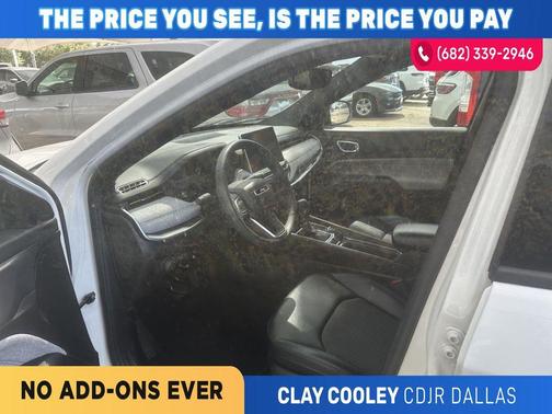 Bright White Clearcoat 2024 Jeep Compass Latitude