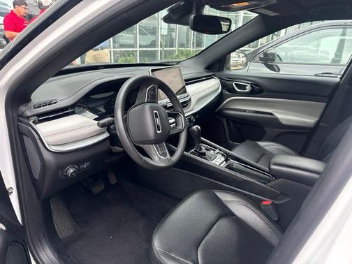 Bright White Clearcoat 2024 Jeep Compass Limited
