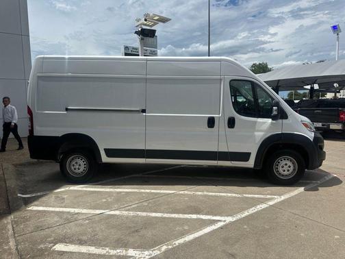 Bright White Clearcoat 2025 RAM ProMaster 2500 High Roof
