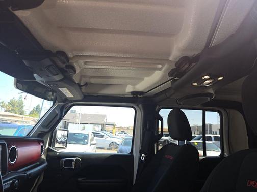 Bright White Clearcoat 2021 Jeep Gladiator Rubicon