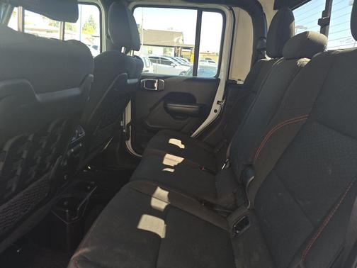 Bright White Clearcoat 2021 Jeep Gladiator Rubicon