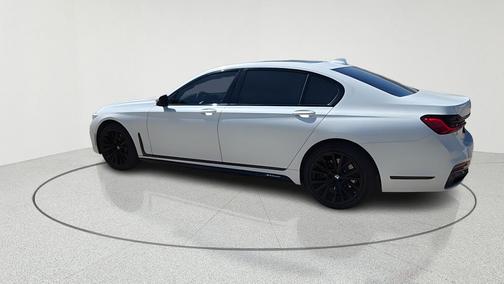 Alpine White 2020 BMW 740 i