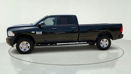 Brilliant Black Crystal Pearlcoat 2018 RAM 3500 Tradesman