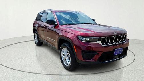 Velvet Red Pearlcoat 2026 Jeep Grand Cherokee Laredo
