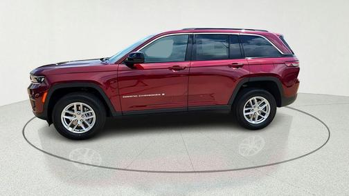 Velvet Red Pearlcoat 2026 Jeep Grand Cherokee Laredo