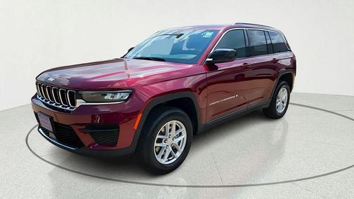 Velvet Red Pearlcoat 2026 Jeep Grand Cherokee Laredo