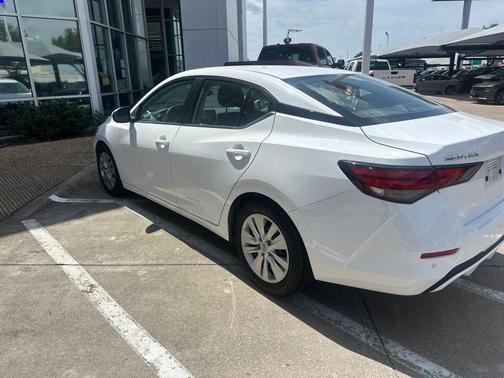 Cloud White 2022 Nissan Sentra S
