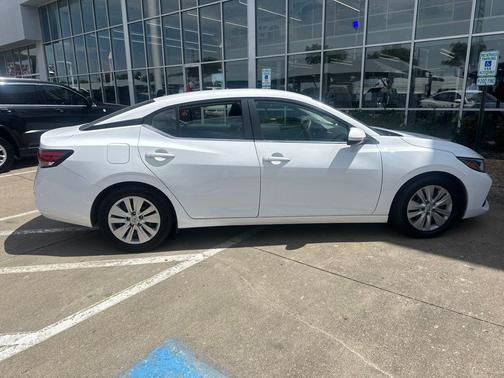 Cloud White 2022 Nissan Sentra S