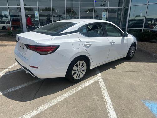 Cloud White 2022 Nissan Sentra S