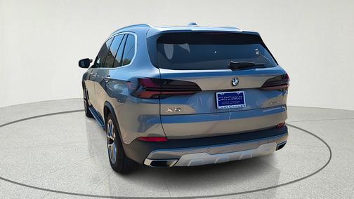 Gray Metallic 2024 BMW X5 xDrive40i