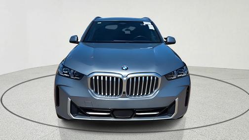 Gray Metallic 2024 BMW X5 xDrive40i