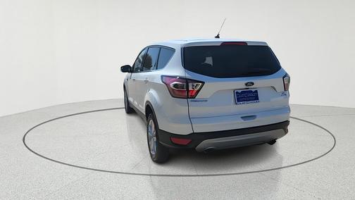 Oxford White 2017 Ford Escape SE