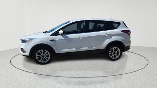 Oxford White 2017 Ford Escape SE