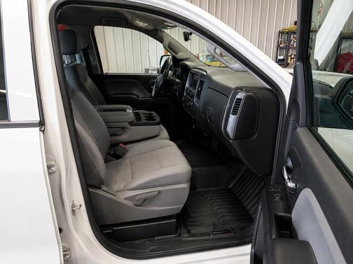 Summit White 2017 Chevrolet Silverado 2500 WT