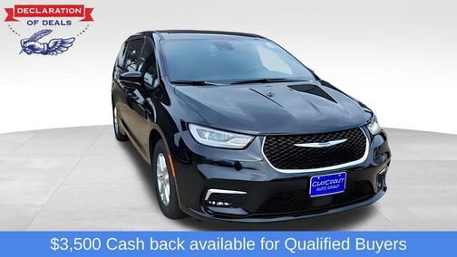 Diamond Black 2026 Chrysler Pacifica Select