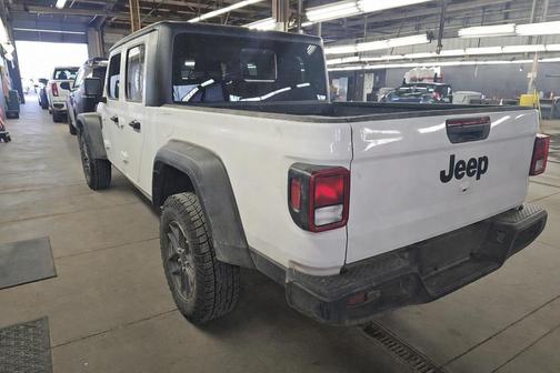 Bright White Clearcoat 2025 Jeep Gladiator Sport