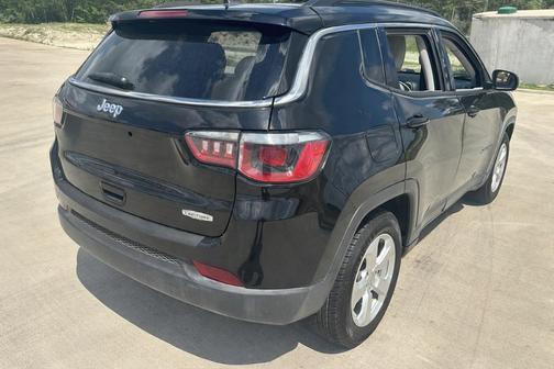 Diamond Black 2019 Jeep Compass Latitude