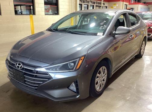 2019 Hyundai ELANTRA SE