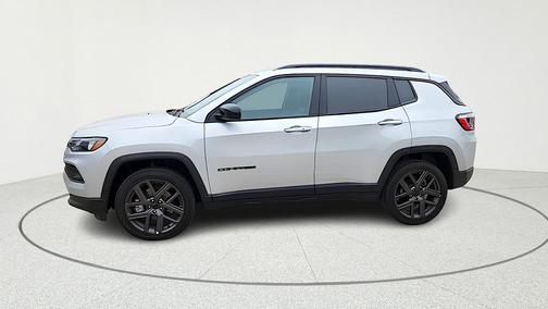 Silver Zynith 2026 Jeep Compass Latitude