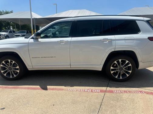 Bright White Clearcoat 2023 Jeep Grand Cherokee L Overland