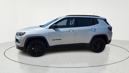 Silver Zynith 2026 Jeep Compass Latitude