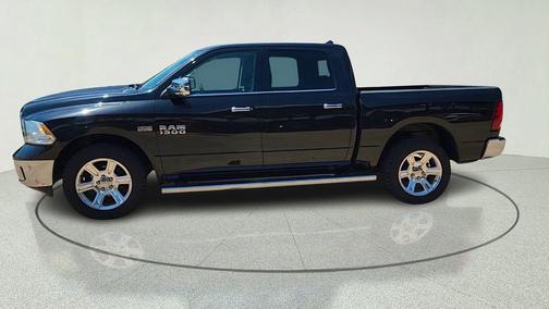 Brilliant Black Crystal Pearlcoat 2018 RAM 1500 Lone Star