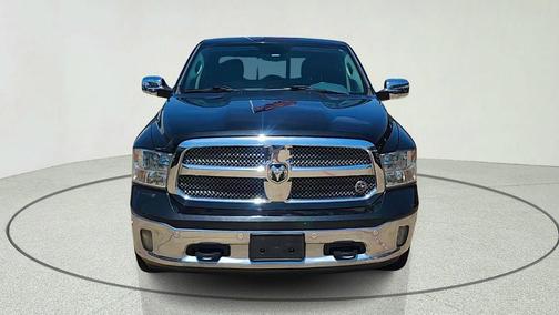 Brilliant Black Crystal Pearlcoat 2018 RAM 1500 Lone Star
