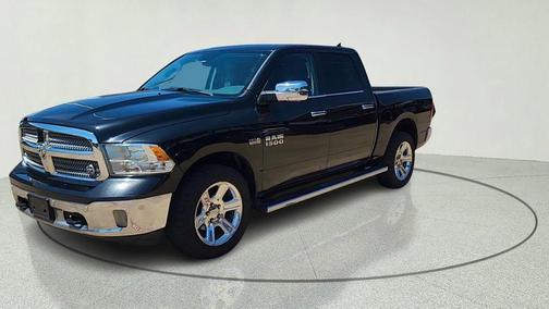 Brilliant Black Crystal Pearlcoat 2018 RAM 1500 Lone Star