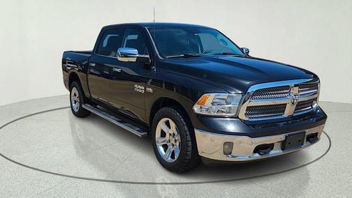 Brilliant Black Crystal Pearlcoat 2018 RAM 1500 Lone Star