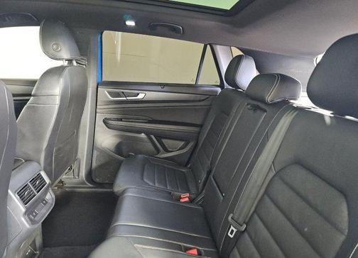 2024 Volkswagen Atlas Cross Sport 2.0T SEL R-Line