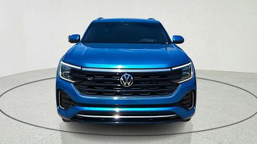 Kingfisher Blue 2024 Volkswagen Atlas Cross Sport 2.0T SEL R-Line