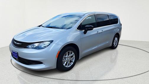 Silver Mist Clearcoat 2026 Chrysler Voyager LX