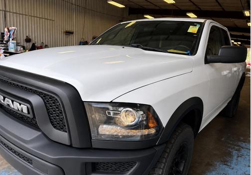 Bright White Clearcoat 2022 RAM 1500 Classic SLT