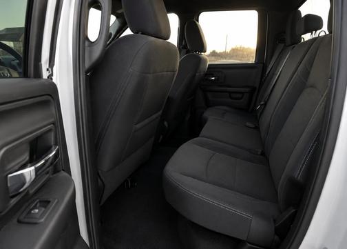 Bright White Clearcoat 2022 RAM 1500 Classic SLT
