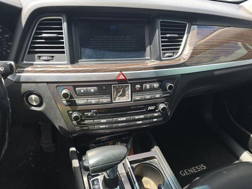 Victoria Black 2018 Genesis G80 3.8