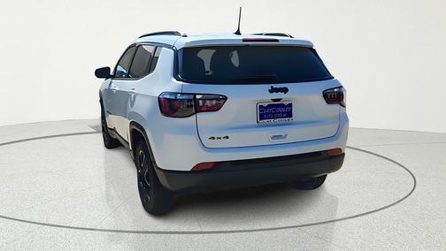 Bright White Clearcoat 2026 Jeep Compass Latitude