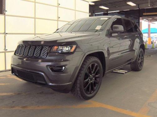 Granite Crystal Clearcoat Metallic 2019 Jeep Grand Cherokee Altitude