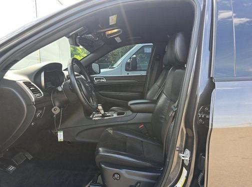 Granite Crystal Clearcoat Metallic 2019 Jeep Grand Cherokee Altitude
