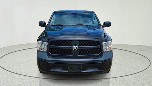 Brilliant Black Crystal Pearlcoat 2017 RAM 1500 Tradesman