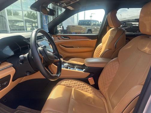 Silver Zynith 2024 Jeep Grand Cherokee Summit