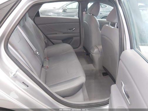 Shimmering Silver Pearl 2021 Hyundai ELANTRA SE