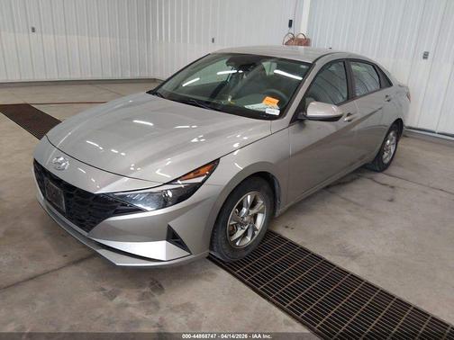 Shimmering Silver Pearl 2021 Hyundai ELANTRA SE