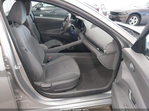 Shimmering Silver Pearl 2021 Hyundai ELANTRA SE