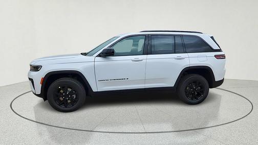 Bright White Clearcoat 2026 Jeep Grand Cherokee Laredo