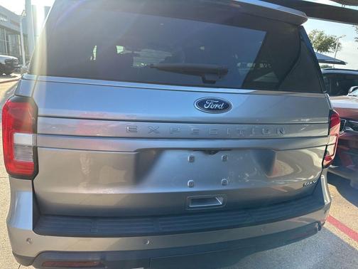 Iconic Silver Metallic 2022 Ford Expedition Max XL