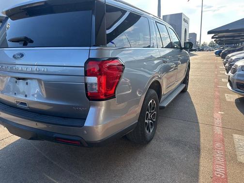 Iconic Silver Metallic 2022 Ford Expedition Max XL