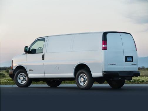 Summit White 2018 Chevrolet Express 2500 Work Van