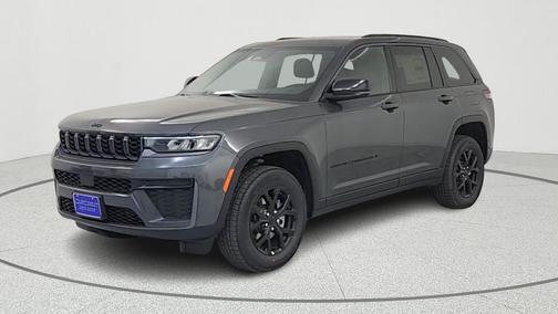 Metallic 2026 Jeep Grand Cherokee Laredo