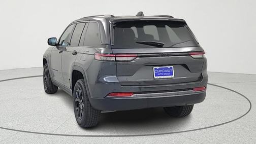 Metallic 2026 Jeep Grand Cherokee Laredo